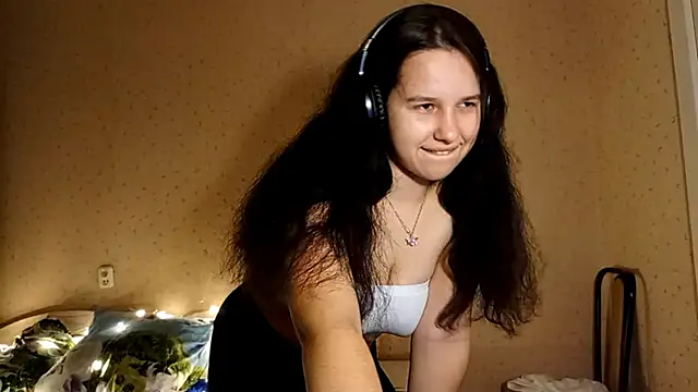 Snapshot of MandaDestiche chatting on October 3, 5:14 pm MandaDestiche online show from October 3, 5:14 pm