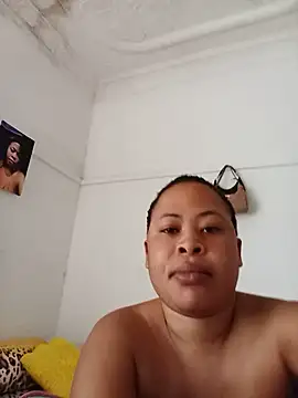 BubblyBeautiful online show from May 17, 11:21 am
