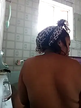 BubblyBeautiful online show from November 17, 2:32 pm