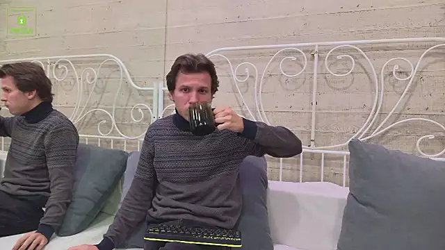 Snapshot of JesseCrosss chatting on September 23, 8:05 pm JesseCrosss online show from September 23, 8:05 pm