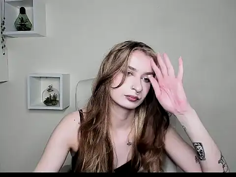 NinaBlond1 online show from October 23, 5:50 am