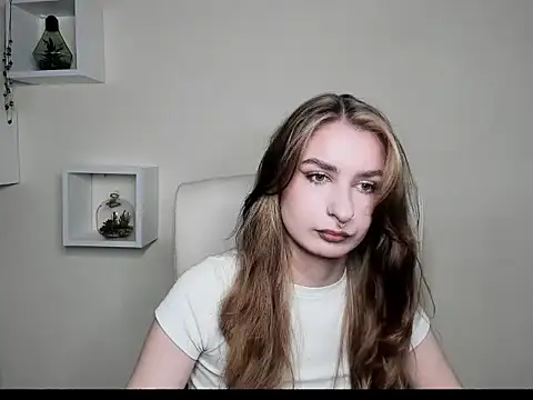 NinaBlond1 online show from October 22, 5:51 am