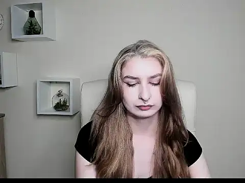 Snapshot of NinaBlond1 chatting on October 14, 5:52 am NinaBlond1 online show from October 14, 5:52 am