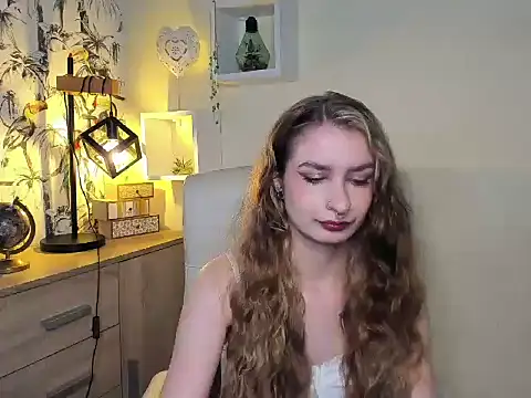 NinaBlond1 online show from November 6, 6:39 am