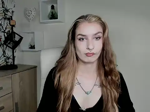 Snapshot of NinaBlond1 chatting on October 8, 5:42 am NinaBlond1 online show from October 8, 5:42 am