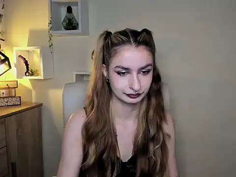 NinaBlond1 online show from November 21, 6:34 am