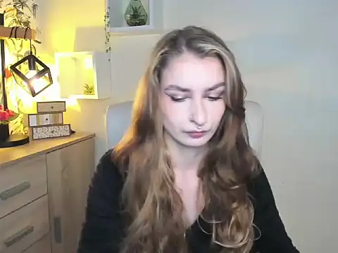 NinaBlond1 online show from November 28, 6:35 am