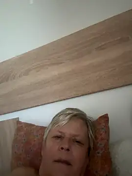 Snapshot of VyC7564 chatting on October 25, 8:35 am VyC7564 online show from October 25, 8:35 am