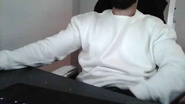 yourfantasy777 online show from November 18, 4:32 pm