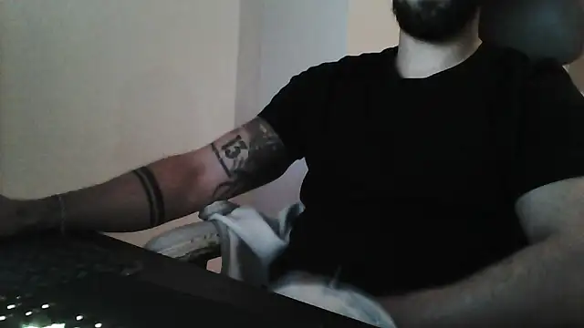 yourfantasy777 online show from February 26, 7:47 pm