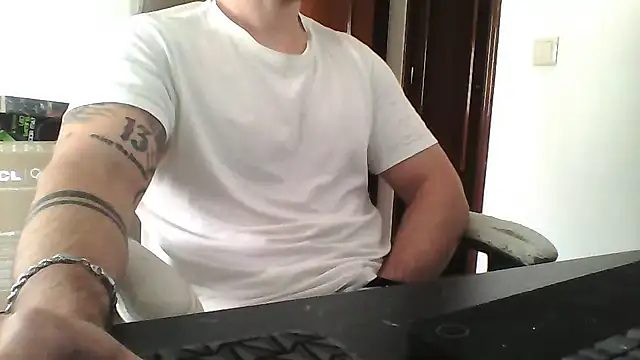 yourfantasy777 online show from April 11, 3:27 pm