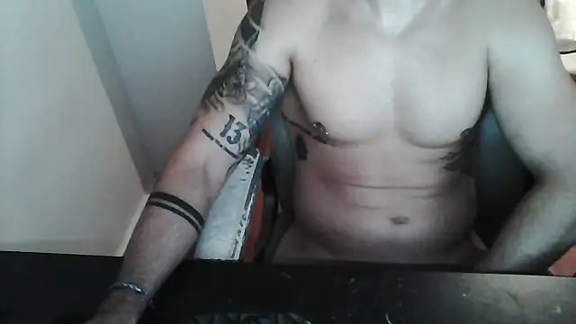 yourfantasy777 online show from November 12, 3:27 pm