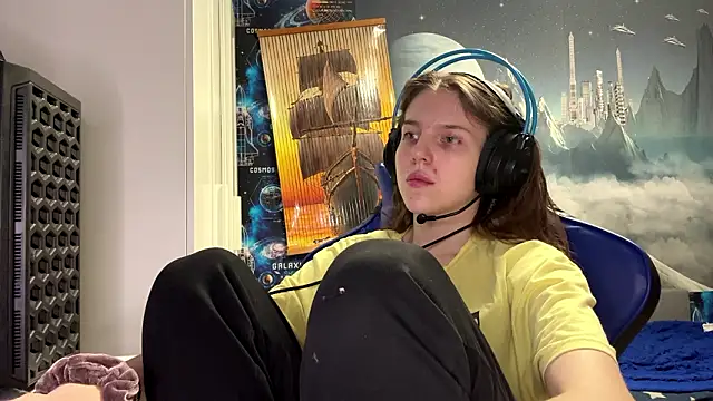 Elira Breeze online show from March 11, 2:44 pm