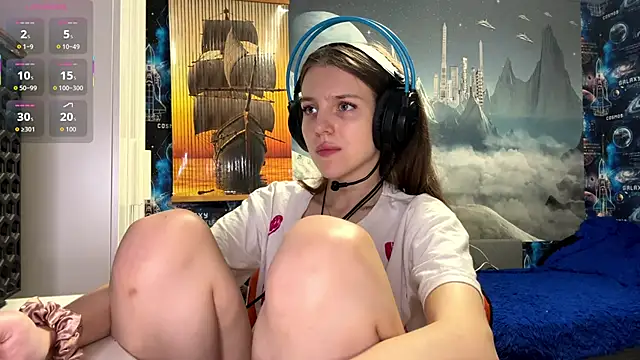 Snapshot of Elira_Breeze chatting on November 29, 1:44 pm Elira Breeze online show from November 29, 1:44 pm