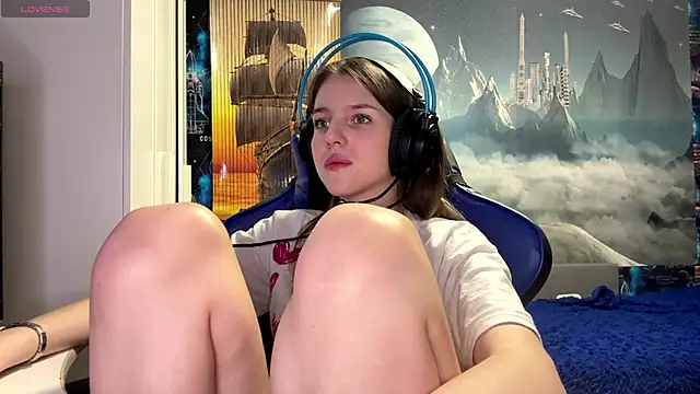 Elira Breeze online show from February 21, 4:53 pm