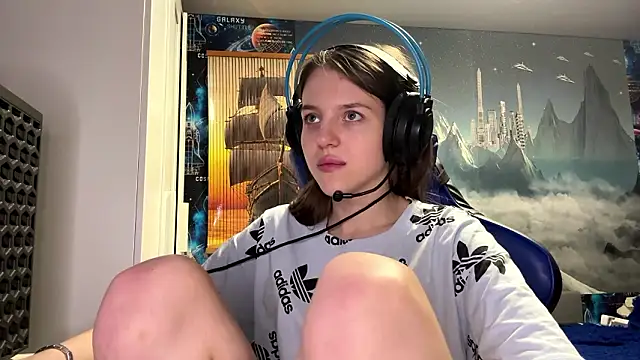 Elira Breeze online show from March 4, 12:24 pm