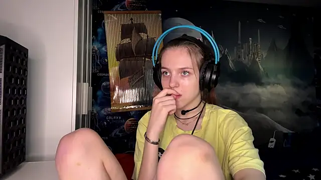 Elira Breeze online show from November 2, 12:21 pm