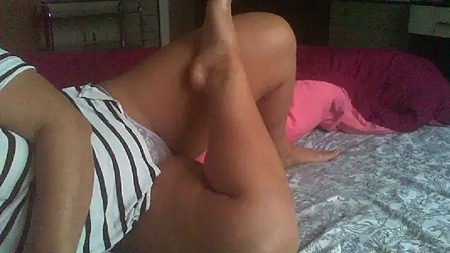 Lauray1 online show from February 8, 6:11 am