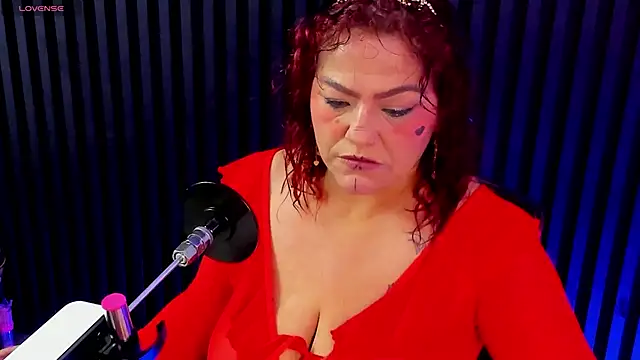 Aliyahsstone online show from January 15, 12:30 pm