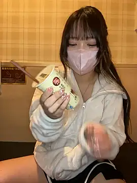 Snapshot of Yua_nyan_cute chatting on October 6, 12:12 am Yua nyan cute online show from October 6, 12:12 am