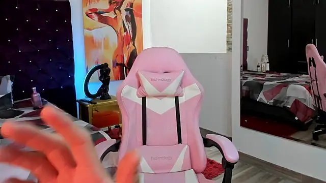 Snapshot of BooyHott_ chatting on November 29, 7:03 pm BooyHott online show from November 29, 7:03 pm