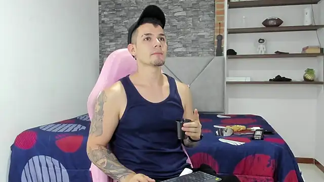 Snapshot of BooyHott_ chatting on February 20, 7:16 pm BooyHott online show from February 20, 7:16 pm