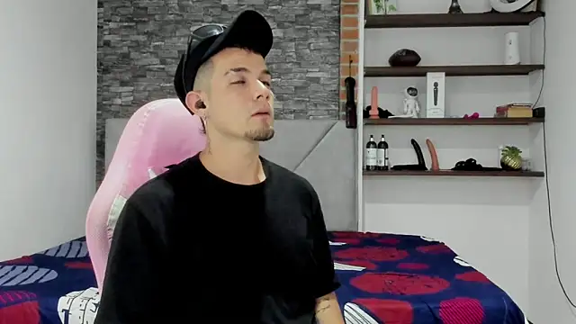 Snapshot of BooyHott_ chatting on February 26, 7:25 pm BooyHott online show from February 26, 7:25 pm