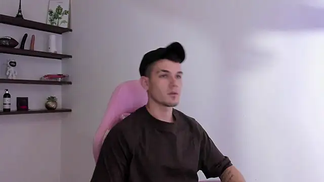 Snapshot of BooyHott_ chatting on December 14, 6:57 pm BooyHott online show from December 14, 6:57 pm