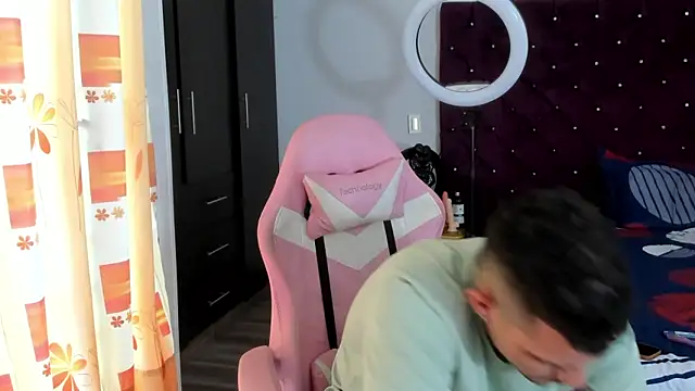 Snapshot of BooyHott_ chatting on November 26, 6:52 pm BooyHott online show from November 26, 6:52 pm