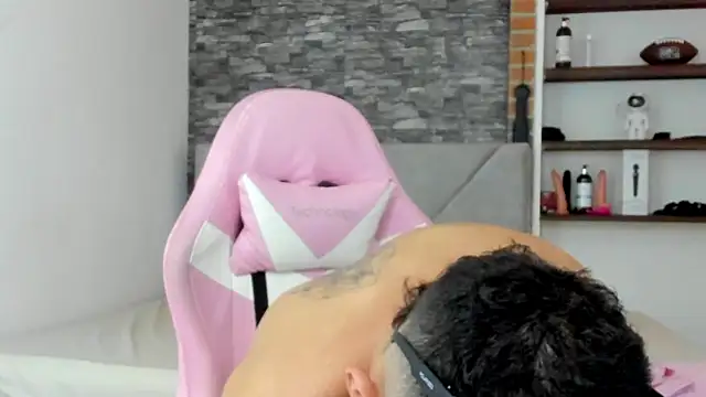 Snapshot of BooyHott_ chatting on February 2, 7:46 pm BooyHott online show from February 2, 7:46 pm