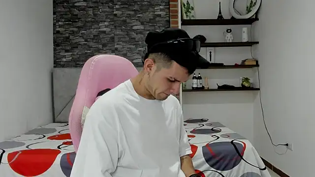 Snapshot of BooyHott_ chatting on March 2, 7:21 pm BooyHott online show from March 2, 7:21 pm