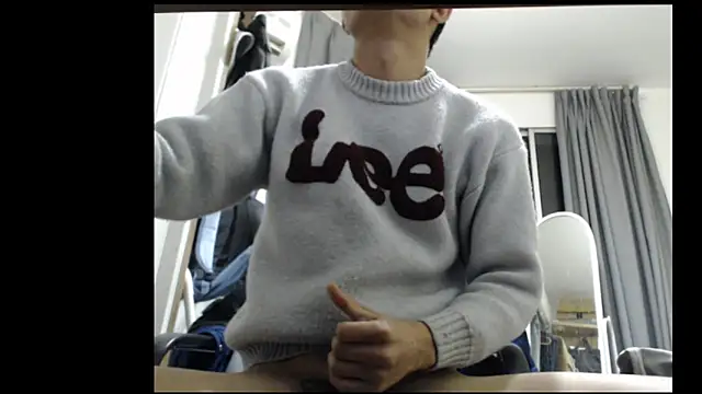 leeyoung  online show from February 5, 1:40 pm