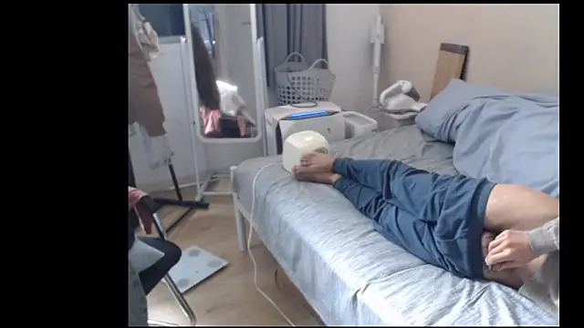 leeyoung  online show from March 6, 6:19 am