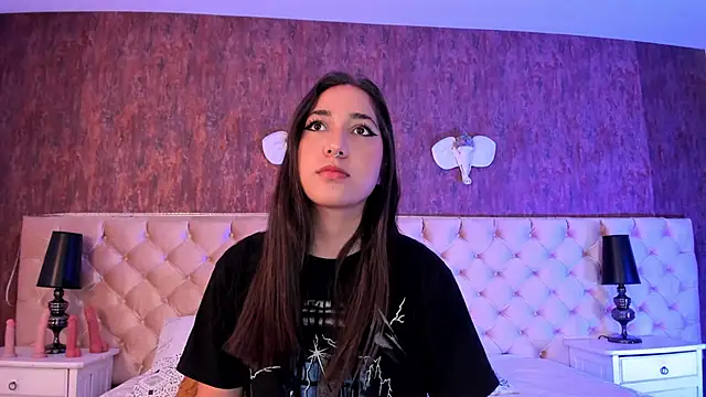 LiaaTurner online show from September 21, 9:20 pm