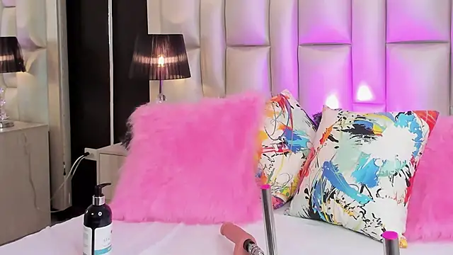 LuisaJonnes  online show from October 21, 4:39 pm