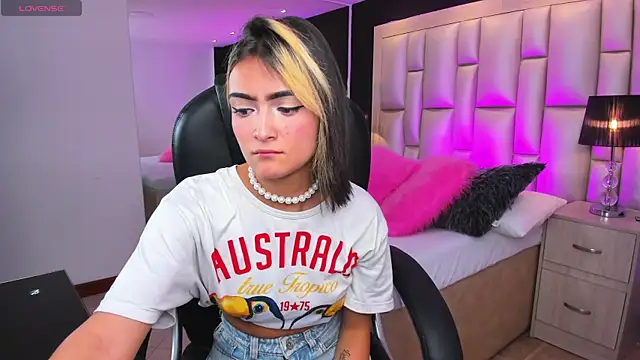 LuisaJonnes  online show from November 6, 3:38 pm