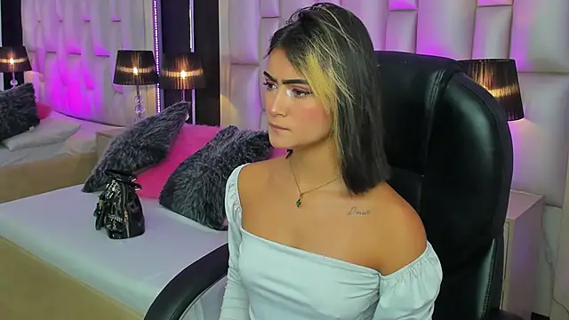 LuisaJonnes  online show from November 27, 3:45 pm