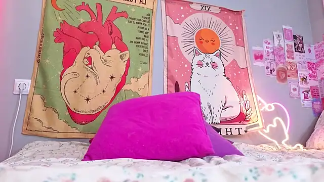 Leri Dells online show from April 8, 2:02 am