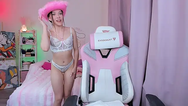 Snapshot of Leri_Dells chatting on November 22, 3:05 am Leri Dells online show from November 22, 3:05 am