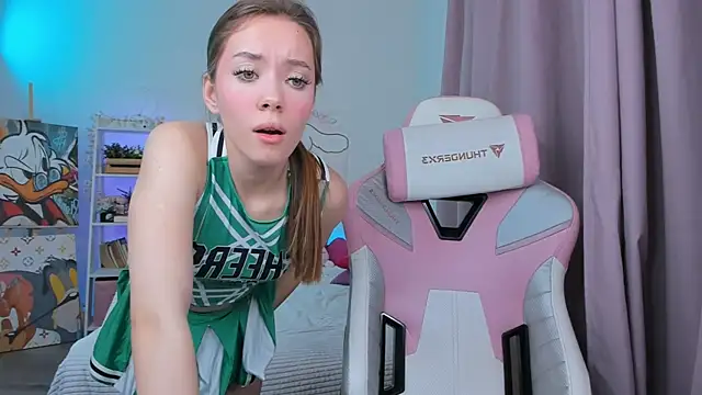 Snapshot of Leri_Dells chatting on October 25, 3:06 am Leri Dells online show from October 25, 3:06 am