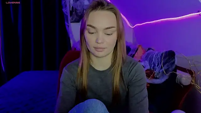 KitsyMoore online show from November 2, 2:44 pm