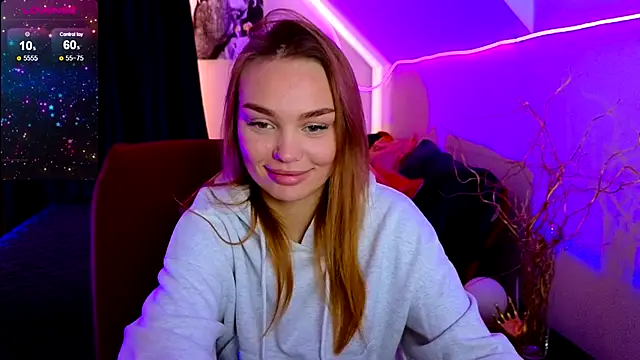 KitsyMoore online show from September 26, 1:18 pm