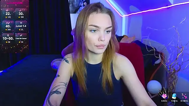 KitsyMoore online show from October 3, 1:01 pm