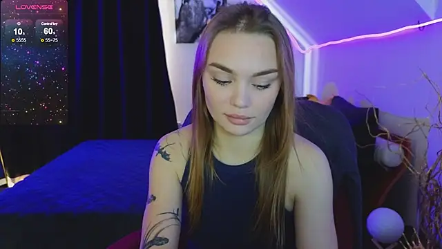 KitsyMoore online show from October 10, 1:12 pm