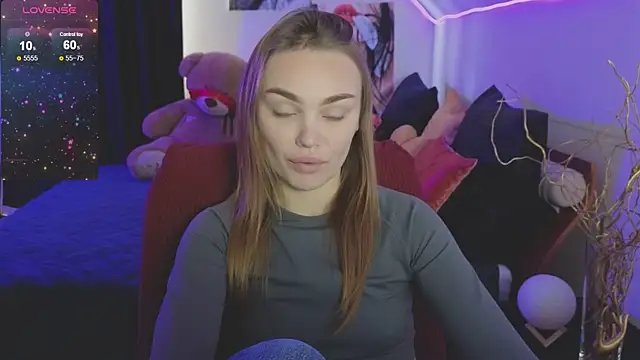 KitsyMoore online show from October 21, 1:10 pm