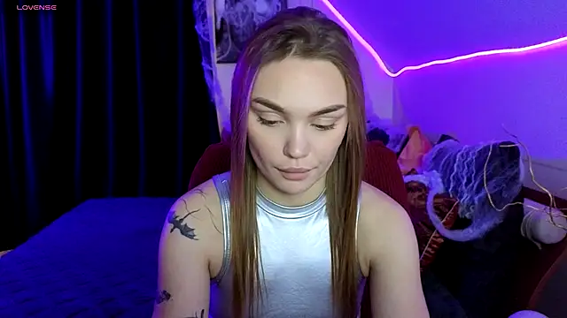 KitsyMoore online show from October 31, 1:08 pm