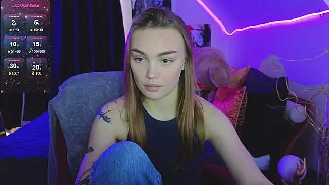 KitsyMoore online show from October 14, 1:12 pm