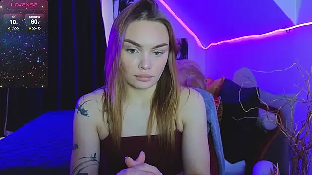 KitsyMoore online show from October 15, 1:19 pm