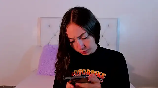 Snapshot of LaiaColliinss chatting on October 9, 5:13 pm LaiaColliinss online show from October 9, 5:13 pm