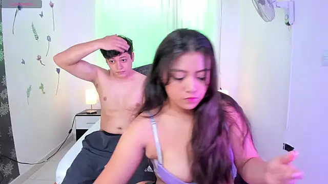 Snapshot of raiderandroxie chatting on November 4, 12:31 pm raiderandroxie online show from November 4, 12:31 pm